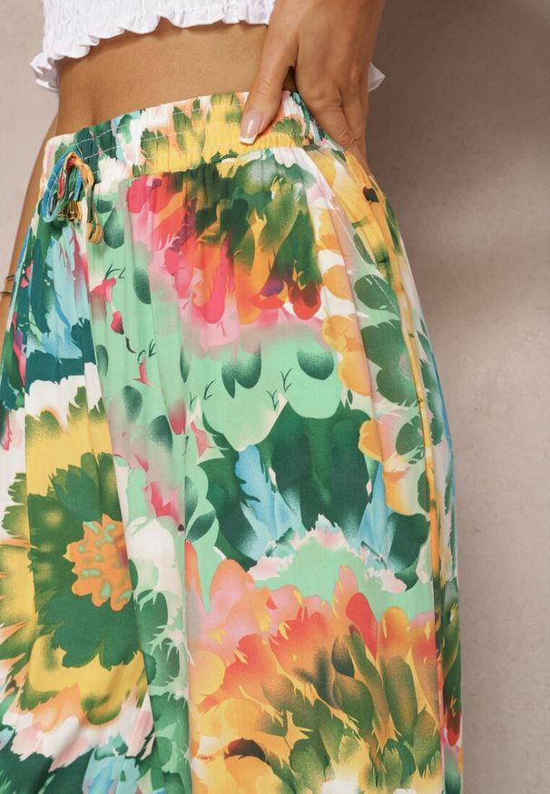 Renee - Zielone Wiskozowe Spodnie o Szerokim Kroju High Waist Tie Dye z Gumką w Talii Nalflea. Okazja: na co dzień. Stan: podwyższony. Kolor: zielony. Materiał: wiskoza. Styl: casual