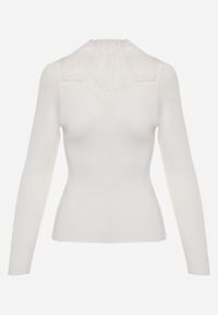 Renee - Biały Sweter z Półgolfem z Wiskozą o Dopasowanym Kroju Zdobiony Koronką Oceanus. Kolor: biały. Materiał: wiskoza, koronka. Wzór: aplikacja, koronka. Styl: klasyczny #6