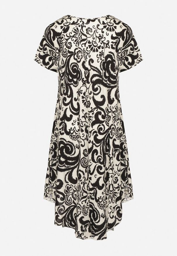 Born2be - Czarna Rozkloszowana Sukienka z Wiskozy z Geometrycznym Wzorem Emisova. Okazja: na co dzień. Kolor: czarny. Materiał: wiskoza. Długość rękawa: krótki rękaw. Wzór: geometria. Styl: elegancki, casual