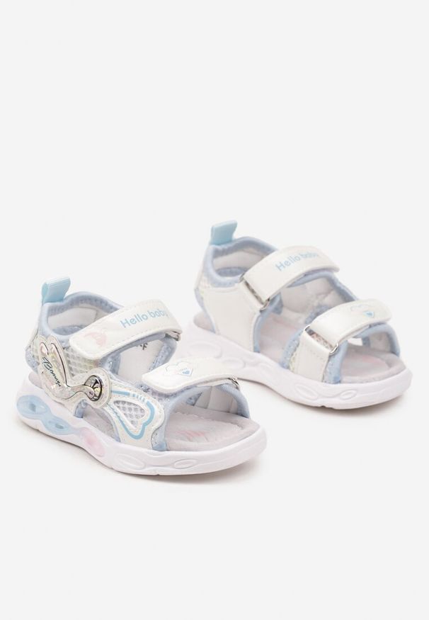 Born2be - Niebieskie Płaskie Sandały ze Skórzaną Wkładką Ozdobione Ledami i Aplikacjami Tiasis. Okazja: na co dzień. Nosek buta: otwarty. Kolor: niebieski. Materiał: skóra. Wzór: aplikacja. Sezon: lato. Styl: casual, elegancki