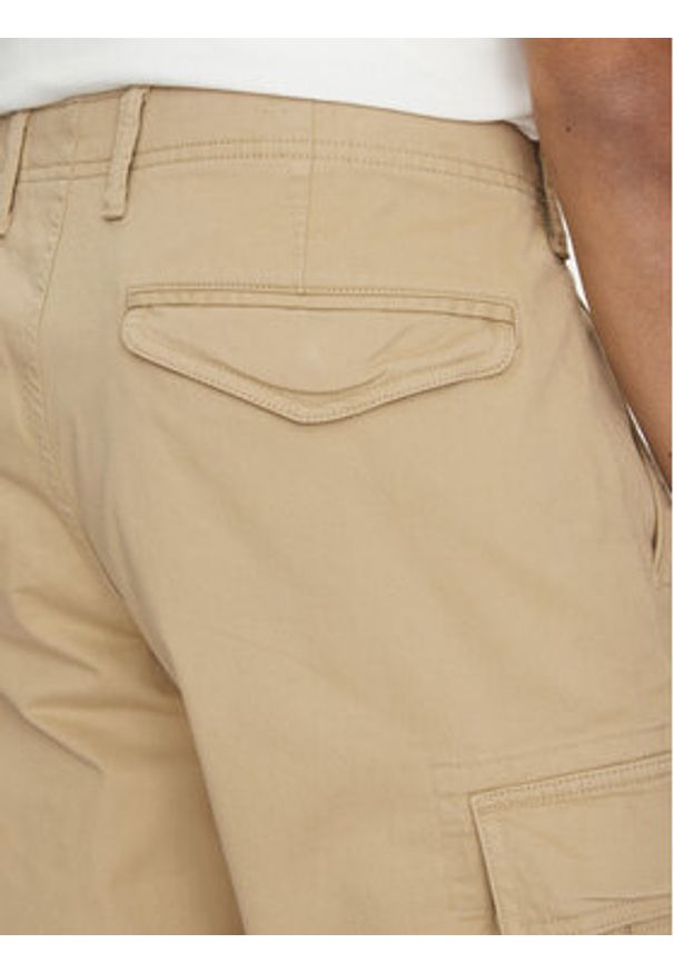 GAP - Gap Szorty materiałowe 880822-00 Khaki Relaxed Fit. Kolor: brązowy. Materiał: bawełna