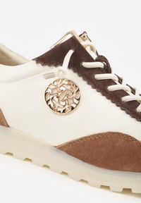 Born2be - Beżowo-Złote Skórzane Sneakersy z Metaliczną Ozdobą Rioneira. Zapięcie: sznurówki. Kolor: beżowy. Materiał: skóra. Wzór: aplikacja #8