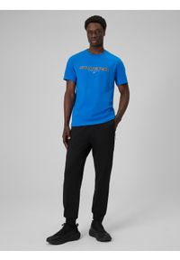 4f - 4F T-shirt regular z nadrukiem męski - niebieski M. Okazja: na co dzień. Kolor: niebieski. Materiał: dzianina, bawełna, materiał. Wzór: nadruk. Styl: casual #2