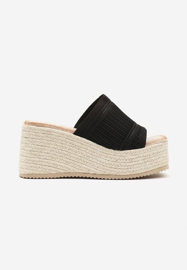 Born2be - Czarne Klapki na Platformie i Koturnie Ozdobione Plecionym Sznurkiem Nurina. Kolor: czarny. Wzór: aplikacja. Obcas: na koturnie. Styl: boho