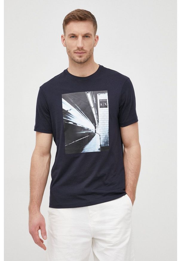 Armani Exchange t-shirt bawełniany kolor granatowy z nadrukiem. Kolor: niebieski. Materiał: bawełna. Wzór: nadruk