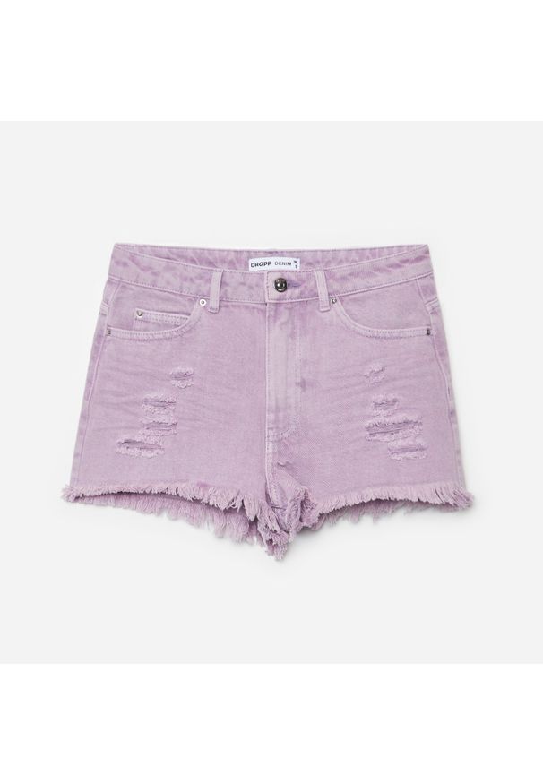 Cropp - Jeansowe szorty z postrzępioną nogawką - Fioletowy. Kolor: fioletowy. Materiał: jeans