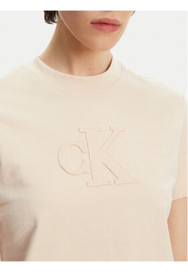 Calvin Klein Jeans T-Shirt J20J225256 Beżowy Regular Fit. Kolor: beżowy. Materiał: bawełna