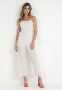 Born2be - Biały Kombinezon Aereira. Okazja: na imprezę, na co dzień. Kolor: biały. Długość rękawa: na ramiączkach. Długość: długie. Wzór: aplikacja, kropki. Sezon: lato. Styl: casual #1