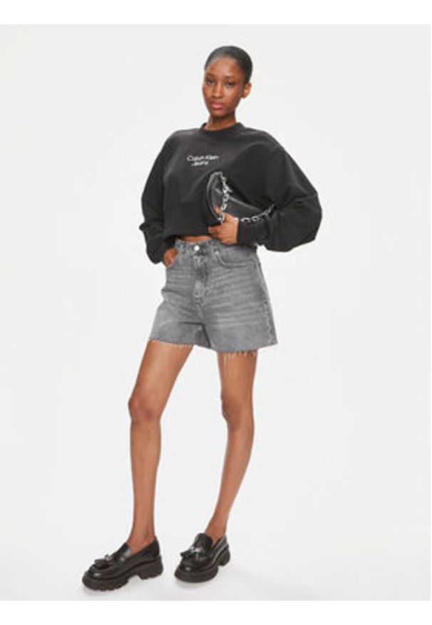 Calvin Klein Jeans Bluza Stacked Institutional J20J221466 Czarny Regular Fit. Kolor: czarny. Materiał: bawełna