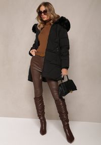 Renee - Czarna Pikowana Kurtka z Kapturem i Ozdobnym Futerkiem Zepiola. Okazja: na spacer. Typ kołnierza: kaptur. Kolor: czarny. Materiał: futro. Styl: elegancki #3