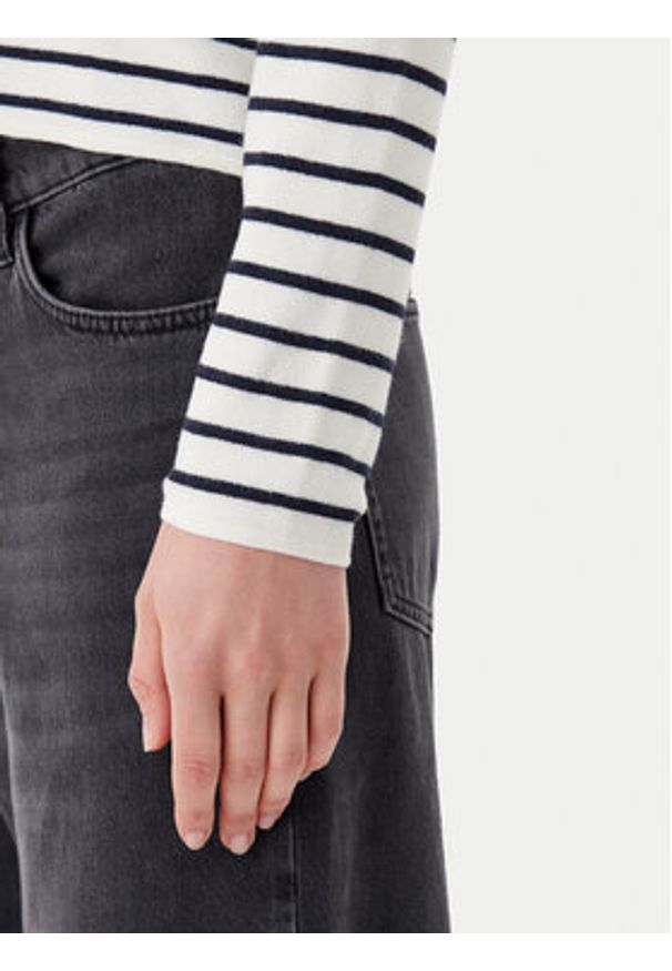 Pieces Sweter Senna 17156406 Écru Regular Fit. Kolor: kremowy. Materiał: syntetyk