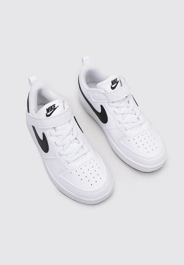 Buty do chodzenia dla dzieci Nike DV5457104. Kolor: biały. Materiał: materiał, syntetyk. Szerokość cholewki: normalna. Sport: turystyka piesza