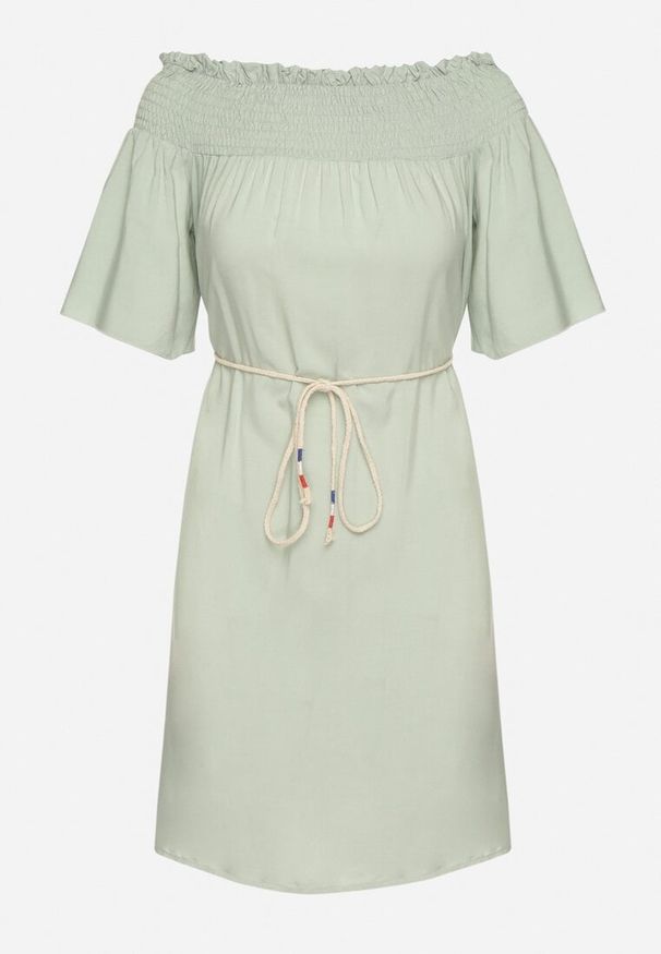 Born2be - Zielona Sukienka z Wiskozą Bawełną Hiszpańskim Dekoltem i Sznurkiem Lilarenne. Okazja: na co dzień. Kolor: zielony. Materiał: bawełna, wiskoza. Sezon: lato. Styl: casual, elegancki