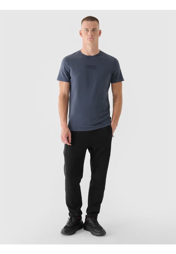 4f - 4F T-shirt regular męski 4F x Robert Lewandowski - szary S. Kolor: szary. Materiał: dzianina, bawełna, jersey. Długość rękawa: krótki rękaw. Długość: krótkie. Wzór: gładki, nadruk, ze splotem. Styl: klasyczny