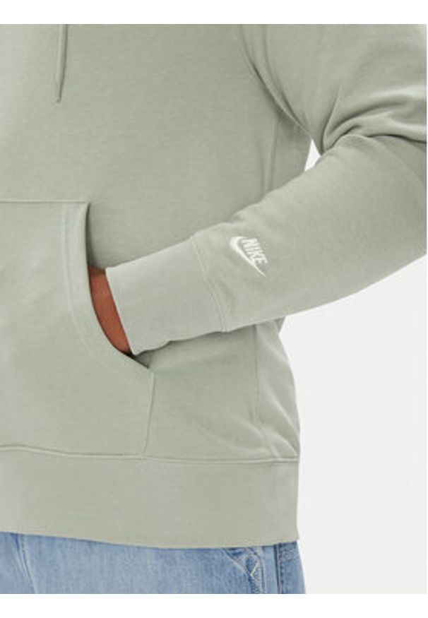 Nike Bluza HJ2506zi Zielony Regular Fit. Kolor: zielony. Materiał: bawełna