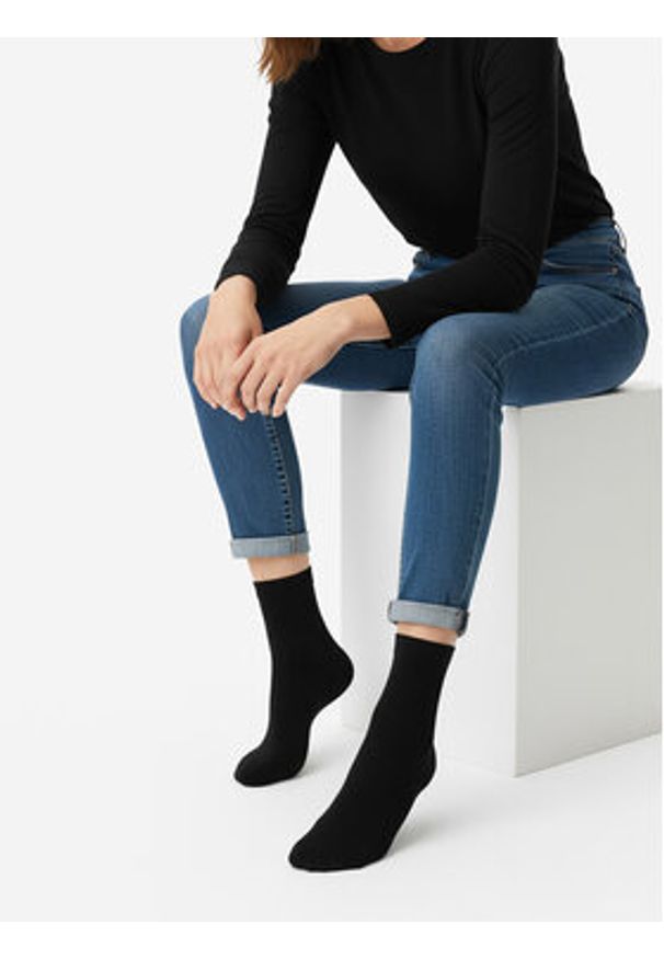 Nine West Skarpety długie CEO_BR_NW_25081_W_AW25 (3 PACK) Czarny. Kolor: czarny. Materiał: bawełna, materiał