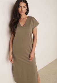 Born2be - Zielona Bawełniana Sukienka Pudełkowa o Fasonie Oversize z Kieszeniami Thaelusa. Okazja: na co dzień. Kolor: zielony. Materiał: bawełna. Typ sukienki: oversize. Styl: casual #1
