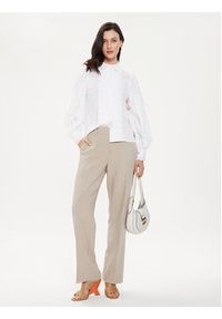 Karen by Simonsen Koszula Nadia 10104854 Biały Regular Fit. Kolor: biały. Materiał: bawełna