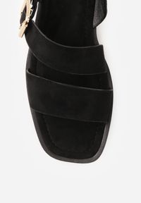 Renee - Czarne Sandały na Płaskiej Podeszwie ze Skośnym Paskiem i Klamerką Iphislia. Okazja: na co dzień. Zapięcie: pasek. Kolor: czarny. Obcas: na płaskiej podeszwie. Styl: casual, elegancki #2