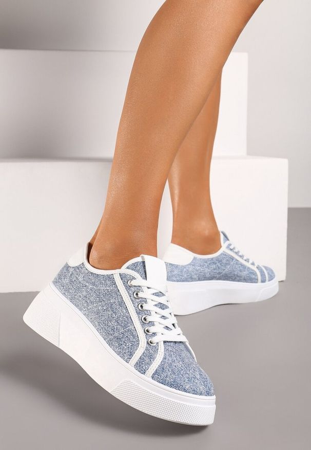 Renee - Niebieskie Sznurowane Sneakersy na Niskiej Platformie Dimiana. Zapięcie: sznurówki. Kolor: niebieski. Materiał: jeans. Obcas: na platformie