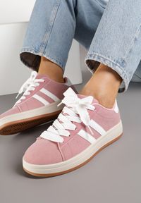 Born2be - Różowo-Białe Sneakersy z Ozdobnymi Paskami Rilanira. Okazja: na co dzień. Zapięcie: pasek. Kolor: różowy. Materiał: jeans. Wzór: paski #4