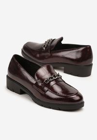 Born2be - Bordowe Lakierowane Mokasyny z Łańcuszkiem Arnarie. Okazja: na co dzień. Kolor: czerwony. Materiał: lakier. Styl: klasyczny, casual