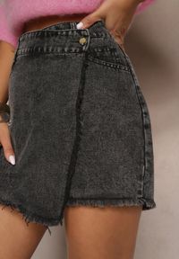 Renee - Czarne Bawełniane Jeansowe Spódnico-Spodenki High Waist o Asymetrycznym Kroju Alwiwi. Okazja: na co dzień. Stan: podwyższony. Kolor: czarny. Materiał: bawełna, jeans. Styl: elegancki, casual