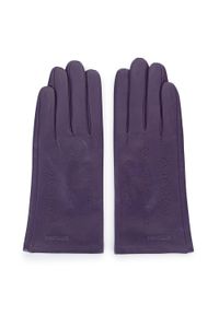 Wittchen - Damskie rękawiczki z perforowanej skóry fioletowe. Kolor: fioletowy. Materiał: skóra. Wzór: jednolity, aplikacja. Styl: sportowy, casual, elegancki