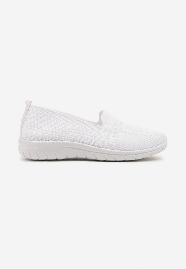 Born2be - Białe Wsuwane Tenisówki Mokasyny Venni. Okazja: na co dzień, na spacer. Zapięcie: bez zapięcia. Kolor: biały. Materiał: jeans. Wzór: aplikacja. Styl: elegancki, casual