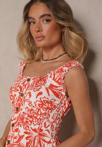 Renee - Czerwona Rozkloszowana Sukienka z Bawełny z Guzikami Lisanissea. Okazja: na co dzień, na imprezę, na spacer. Kolor: czerwony. Materiał: bawełna. Sezon: lato. Styl: elegancki, casual #5