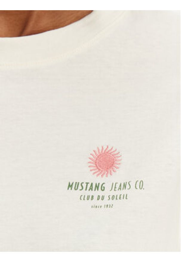 Mustang T-Shirt Floris 1016141 Écru Relaxed Fit. Kolor: kremowy. Materiał: bawełna