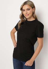 Born2be - Czarna Koszulka Bawełniana o Klasycznym Kroju Xloette. Kolor: czarny. Materiał: bawełna. Styl: klasyczny #4