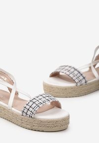 Renee - Białe Sandały na Niskiej Platformie z Plecionki i Ozdobnymi Sznureczkami Dazella. Okazja: na spacer. Kolor: biały. Sezon: lato. Obcas: na platformie. Styl: elegancki, boho #3