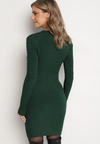 Born2be - Ciemnozielona Dzianinowa Sukienka Mini z Ozdobnym Prążkowaniem o Dopasowanym Fasonie Kais. Kolor: zielony. Materiał: dzianina, prążkowany. Długość: mini #5