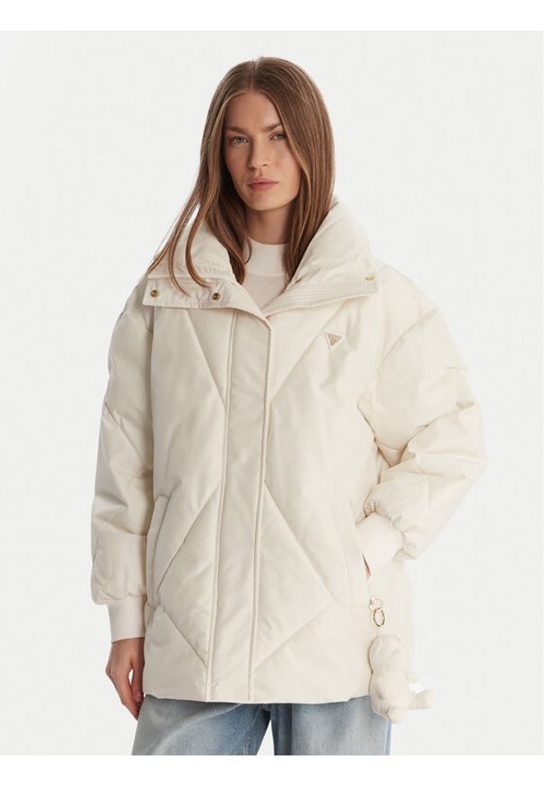 Guess Kurtka zimowa V5BL13 WHHZ2 Écru Regular Fit. Materiał: syntetyk. Sezon: zima