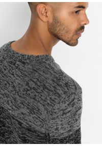 Sweter w wygodnym fasonie bonprix czarno-szary melanż. Kolor: czarny. Wzór: melanż #5