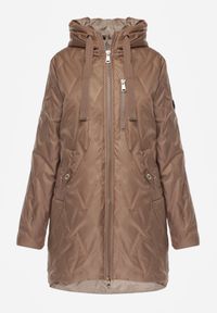 Born2be - Jasnobrązowa Pikowana Kurtka Przejściowa Parka z Kapturem o Długim Kroju z Ozdobą Isaline. Okazja: na co dzień. Typ kołnierza: kaptur. Kolor: brązowy. Materiał: poliester, dresówka. Długość: długie. Wzór: aplikacja. Styl: casual, klasyczny #8