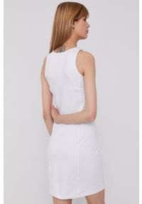 Calvin Klein Jeans - Sukienka. Kolor: biały. Materiał: dzianina. Wzór: gładki. Typ sukienki: rozkloszowane. Długość: mini #4