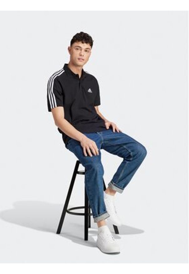 Adidas - adidas Polo Essentials Piqué Embroidered Small Logo 3-Stripes Polo Shirt IC9310 Czarny Regular Fit. Typ kołnierza: polo. Kolor: czarny. Materiał: bawełna