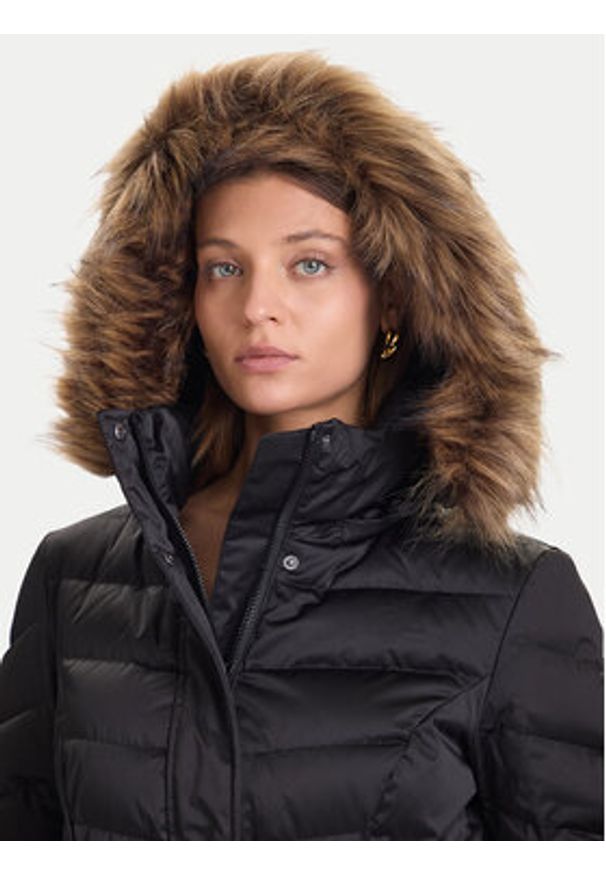 Guess Kurtka puchowa W5BL30 W2802 Czarny Regular Fit. Kolor: czarny. Materiał: syntetyk