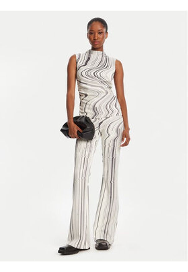 Desigual Bluzka Chiara 25WWTK55 Écru Regular Fit. Kolor: kremowy. Materiał: syntetyk