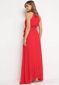 Born2be - Czerwona Plisowana Sukienka Maxi z Gumką w Pasie i Rozkloszowanym Dołem Tehe. Kolor: czerwony. Materiał: materiał, tkanina. Długość: maxi #7