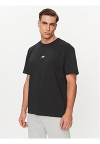 T-Shirt New Balance. Kolor: czarny. Materiał: jersey