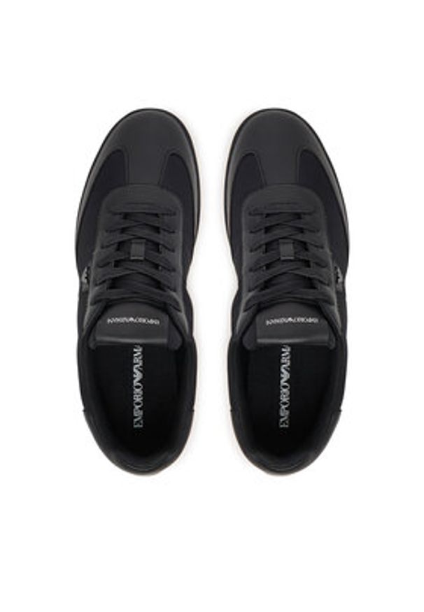 Emporio Armani Sneakersy EM003062 AF18210 UC001 Czarny. Kolor: czarny. Materiał: materiał