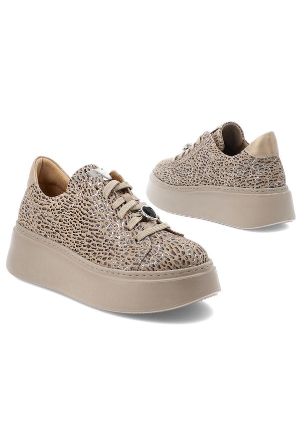 Beżowe Sneakersy Maciejka Modne Obuwie Damskie. Okazja: na co dzień. Zapięcie: sznurówki. Kolor: beżowy. Materiał: skóra. Szerokość cholewki: normalna. Wzór: motyw zwierzęcy. Styl: elegancki, casual, klasyczny, sportowy