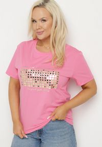 Born2be - Różowy T-shirt Bawełniany Ozdobiony Cekinami Lirenell. Okazja: na co dzień, do pracy. Kolor: różowy. Materiał: bawełna. Wzór: aplikacja. Styl: glamour, klasyczny, casual