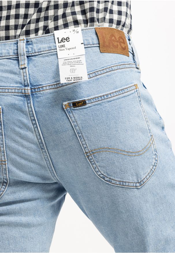 Lee - LEE LUKE MĘSKIE SPODNIE JEANSOWE JEANSY DŻINSY BLUE SKY LIGHT L719ICC25 112331736. Okazja: na co dzień. Sezon: lato. Styl: casual