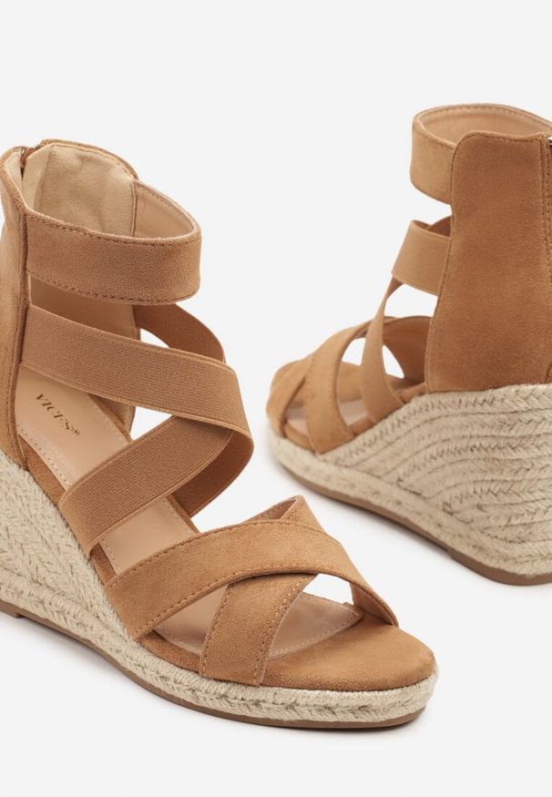 Born2be - Brązowe Sandały Vices na Plecionym Koturnie w Stylu Boho Telomaris. Okazja: na co dzień. Kolor: brązowy. Obcas: na koturnie. Styl: boho