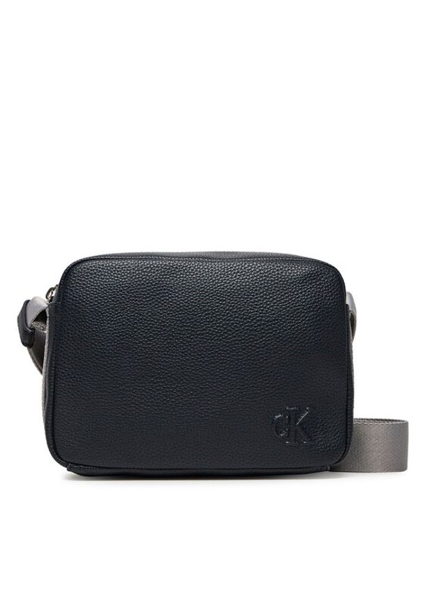 Calvin Klein Jeans Saszetka Cargo Camera Bag LV04G3081G Niebieski. Kolor: niebieski. Materiał: skóra