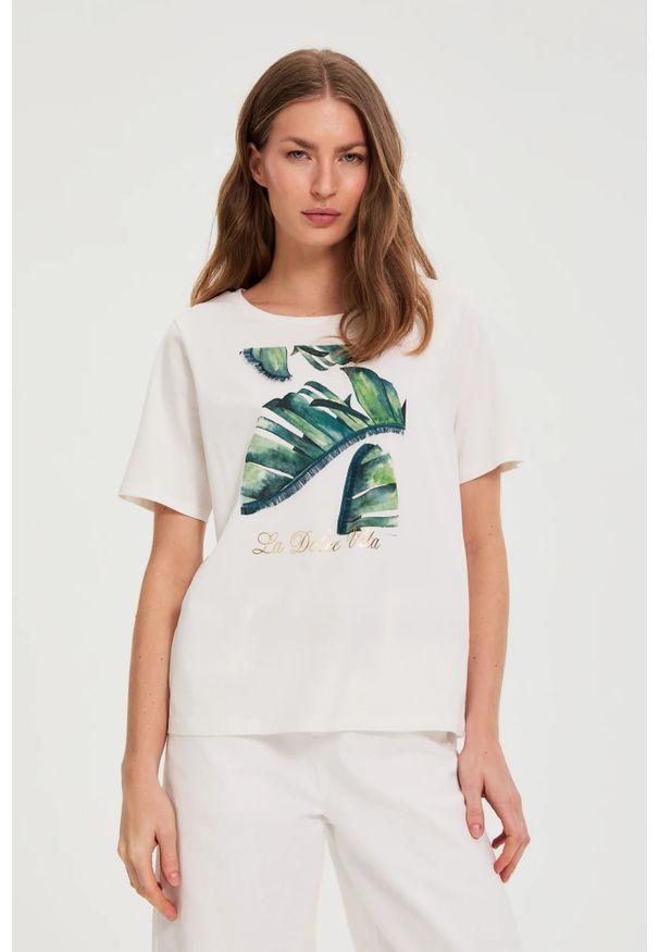 MOODO - Bawełniana bluzka z nadrukiem biała. Kolor: biały. Materiał: bawełna. Wzór: nadruk